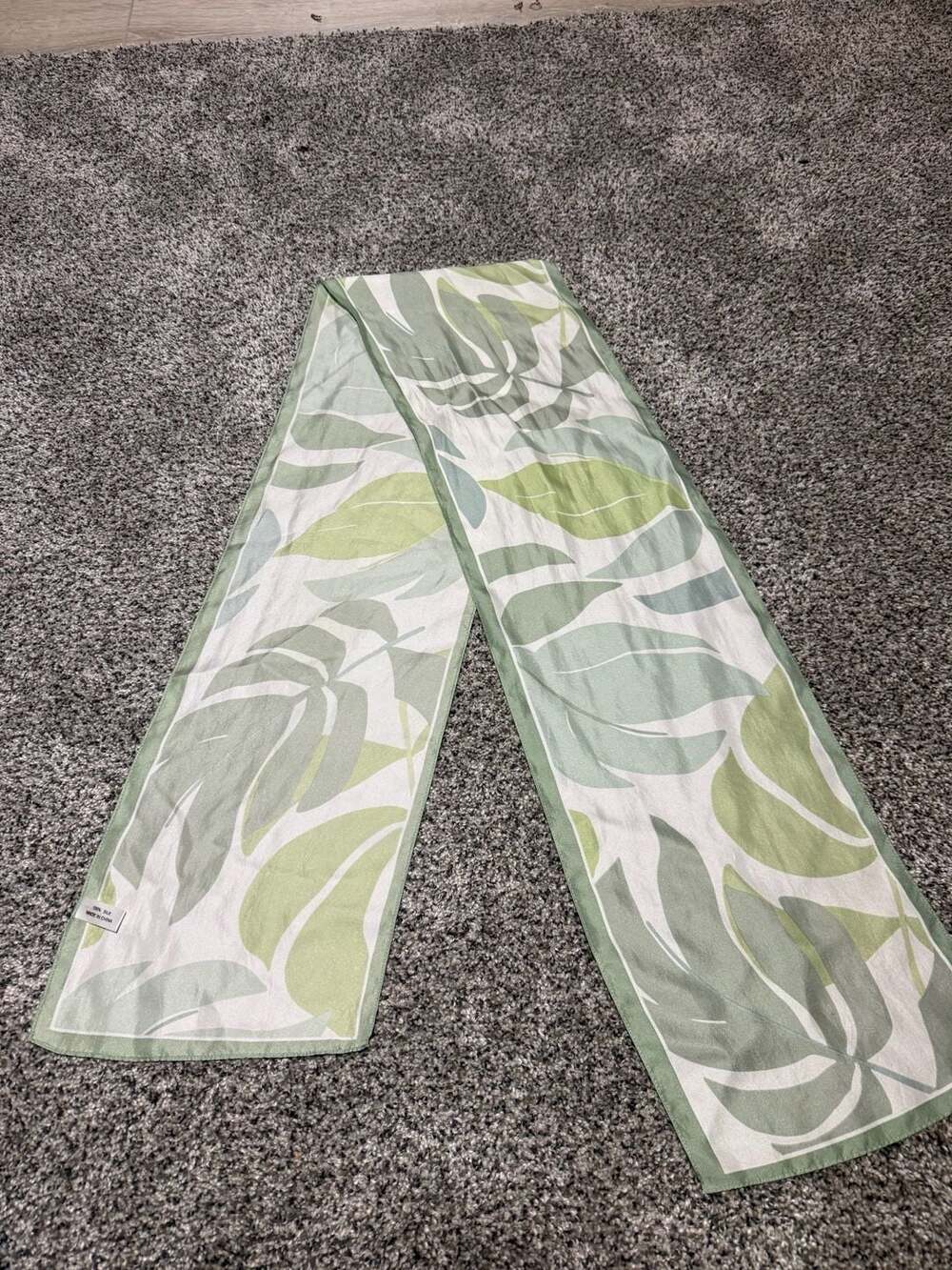100% Silk Green Leaf Pattern Scarf